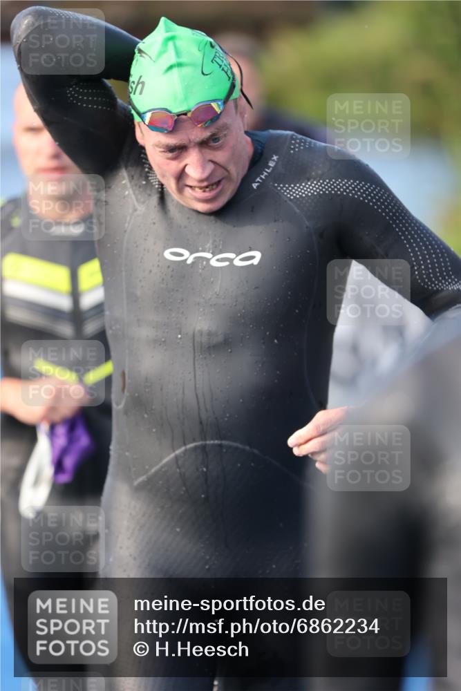 25.08.2024 - Elbe Triathlon Hamburg H.Heesch http://msf.ph/oto/6862234 25.08.2024 09:19:10 Schwimmen 221, 358, 376, 383, 397, 398, 400, 407, 431, 528 meine-sportfotos.de