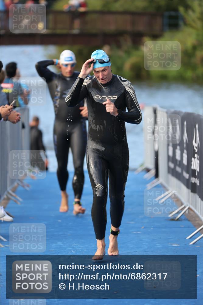 25.08.2024 - Elbe Triathlon Hamburg H.Heesch http://msf.ph/oto/6862317 25.08.2024 09:19:20 Schwimmen 214, 358, 366, 373, 376, 383, 397, 398, 400, 407, 431, 528 meine-sportfotos.de