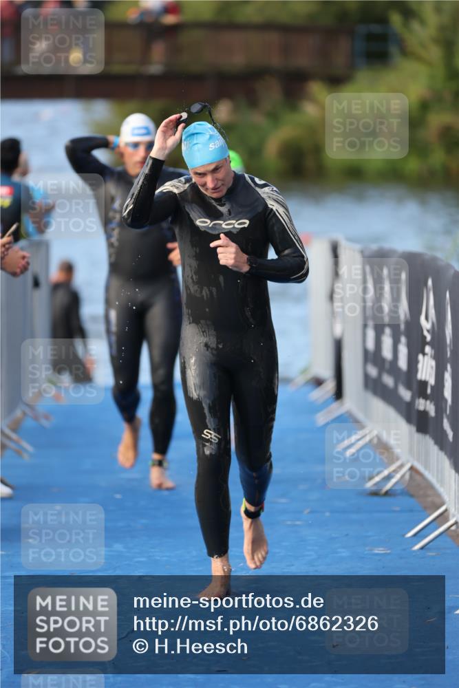 25.08.2024 - Elbe Triathlon Hamburg H.Heesch http://msf.ph/oto/6862326 25.08.2024 09:19:20 Schwimmen 214, 358, 366, 373, 376, 383, 397, 398, 400, 407, 431, 528 meine-sportfotos.de