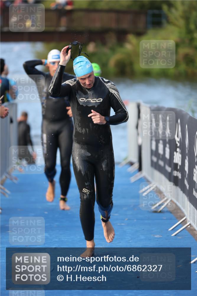 25.08.2024 - Elbe Triathlon Hamburg H.Heesch http://msf.ph/oto/6862327 25.08.2024 09:19:20 Schwimmen 214, 358, 366, 373, 376, 383, 397, 398, 400, 407, 431, 528 meine-sportfotos.de