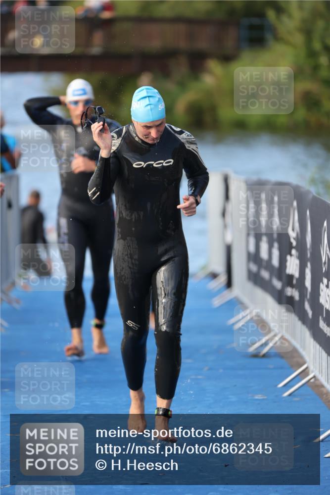 25.08.2024 - Elbe Triathlon Hamburg H.Heesch http://msf.ph/oto/6862345 25.08.2024 09:19:20 Schwimmen 214, 358, 366, 373, 376, 383, 397, 398, 400, 407, 431, 528 meine-sportfotos.de