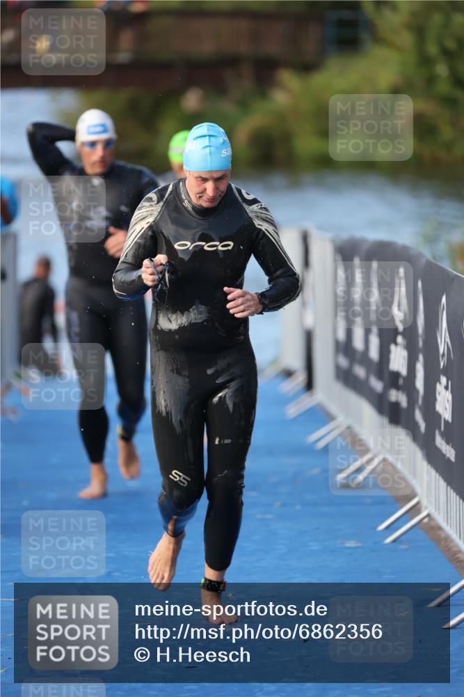 25.08.2024 - Elbe Triathlon Hamburg H.Heesch http://msf.ph/oto/6862356 25.08.2024 09:19:20 Schwimmen 214, 358, 366, 373, 376, 383, 397, 398, 400, 407, 431, 528 meine-sportfotos.de