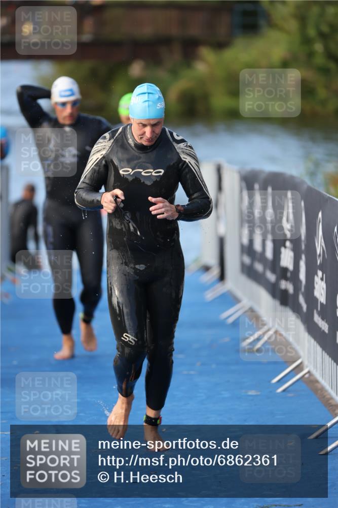 25.08.2024 - Elbe Triathlon Hamburg H.Heesch http://msf.ph/oto/6862361 25.08.2024 09:19:20 Schwimmen 214, 358, 366, 373, 376, 383, 397, 398, 400, 407, 431, 528 meine-sportfotos.de