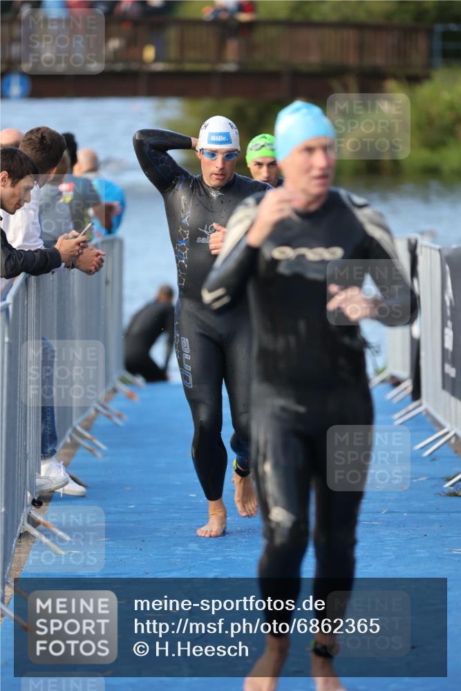 25.08.2024 - Elbe Triathlon Hamburg H.Heesch http://msf.ph/oto/6862365 25.08.2024 09:19:21 Schwimmen 214, 358, 366, 373, 376, 383, 397, 398, 400, 407, 431, 528 meine-sportfotos.de