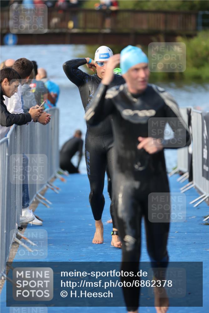 25.08.2024 - Elbe Triathlon Hamburg H.Heesch http://msf.ph/oto/6862378 25.08.2024 09:19:21 Schwimmen 214, 358, 366, 373, 376, 383, 397, 398, 400, 407, 431, 528 meine-sportfotos.de
