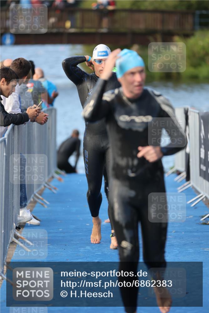 25.08.2024 - Elbe Triathlon Hamburg H.Heesch http://msf.ph/oto/6862383 25.08.2024 09:19:21 Schwimmen 214, 358, 366, 373, 376, 383, 397, 398, 400, 407, 431, 528 meine-sportfotos.de