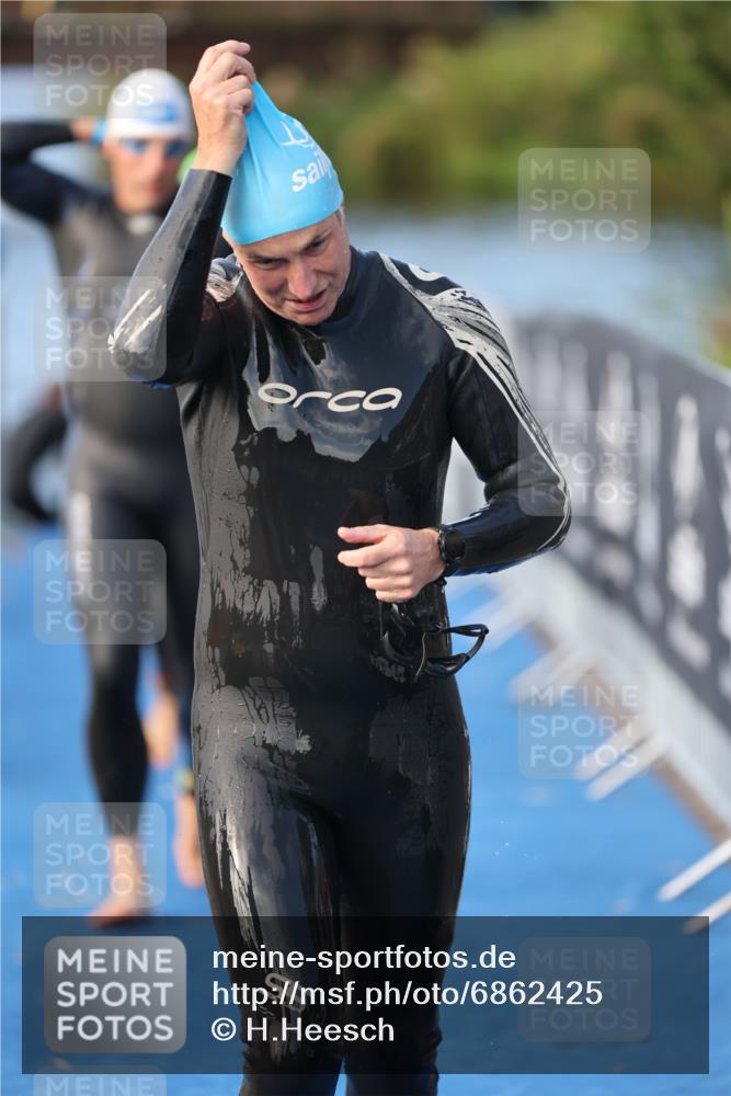 25.08.2024 - Elbe Triathlon Hamburg H.Heesch http://msf.ph/oto/6862425 25.08.2024 09:19:22 Schwimmen 214, 358, 366, 373, 376, 383, 397, 398, 400, 407, 431, 528 meine-sportfotos.de