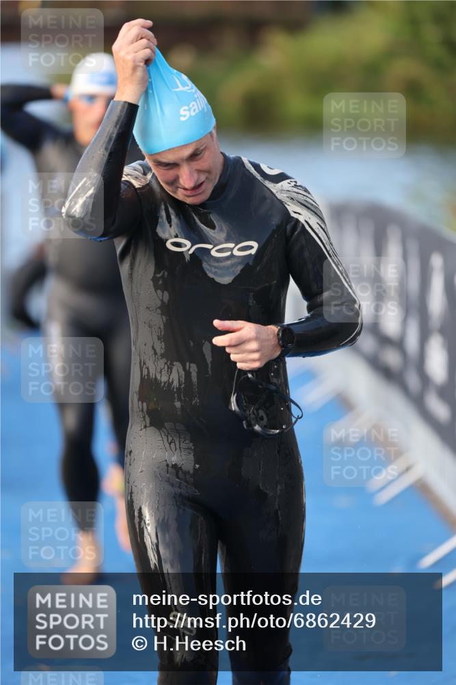 25.08.2024 - Elbe Triathlon Hamburg H.Heesch http://msf.ph/oto/6862429 25.08.2024 09:19:22 Schwimmen 214, 358, 366, 373, 376, 383, 397, 398, 400, 407, 431, 528 meine-sportfotos.de