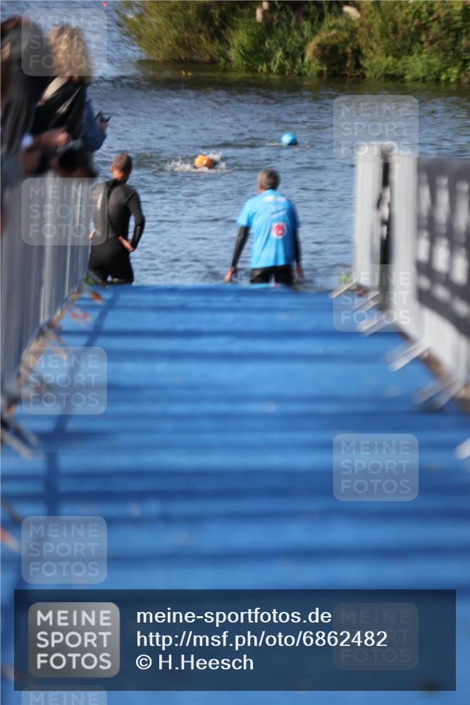 25.08.2024 - Elbe Triathlon Hamburg H.Heesch http://msf.ph/oto/6862482 25.08.2024 09:29:30 Schwimmen  meine-sportfotos.de