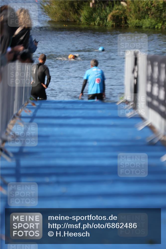 25.08.2024 - Elbe Triathlon Hamburg H.Heesch http://msf.ph/oto/6862486 25.08.2024 09:29:30 Schwimmen  meine-sportfotos.de