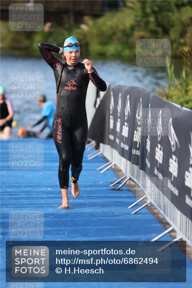 25.08.2024 - Elbe Triathlon Hamburg H.Heesch http://msf.ph/oto/6862494 25.08.2024 09:29:48 Schwimmen 451, 463, 506, 508 meine-sportfotos.de