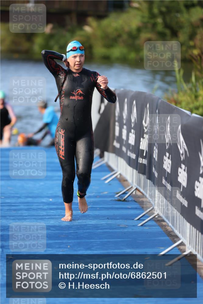 25.08.2024 - Elbe Triathlon Hamburg H.Heesch http://msf.ph/oto/6862501 25.08.2024 09:29:49 Schwimmen 451, 463, 506, 508 meine-sportfotos.de