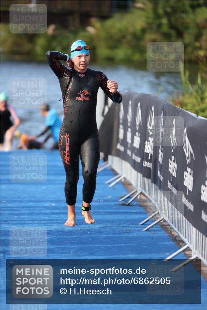 25.08.2024 - Elbe Triathlon Hamburg H.Heesch http://msf.ph/oto/6862505 25.08.2024 09:29:49 Schwimmen 451, 463, 506, 508 meine-sportfotos.de