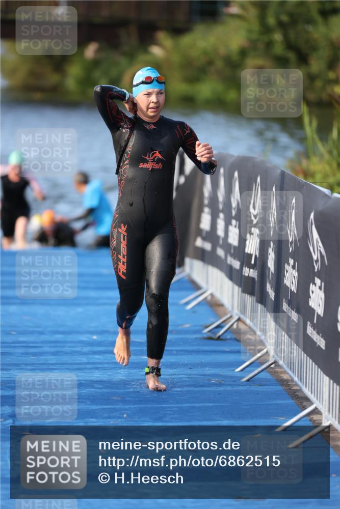 25.08.2024 - Elbe Triathlon Hamburg H.Heesch http://msf.ph/oto/6862515 25.08.2024 09:29:49 Schwimmen 451, 463, 506, 508 meine-sportfotos.de