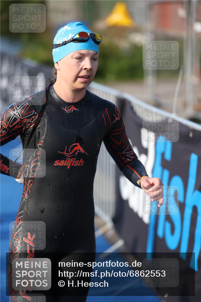 25.08.2024 - Elbe Triathlon Hamburg H.Heesch http://msf.ph/oto/6862553 25.08.2024 09:29:52 Schwimmen 451, 463, 506, 508, 548 meine-sportfotos.de