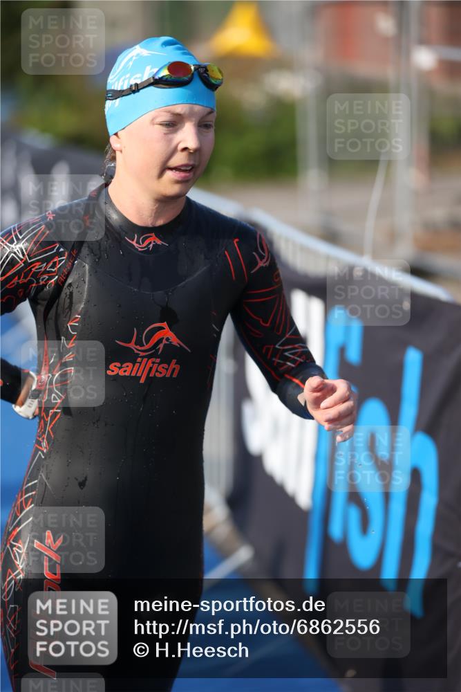 25.08.2024 - Elbe Triathlon Hamburg H.Heesch http://msf.ph/oto/6862556 25.08.2024 09:29:52 Schwimmen 451, 463, 506, 508, 548 meine-sportfotos.de