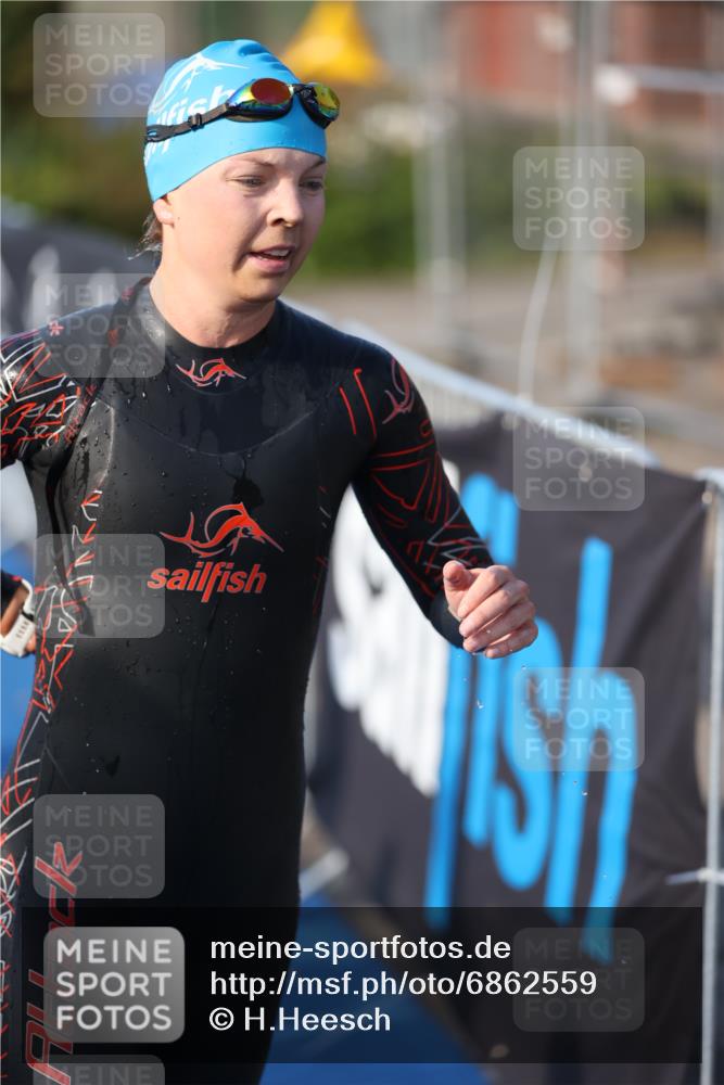 25.08.2024 - Elbe Triathlon Hamburg H.Heesch http://msf.ph/oto/6862559 25.08.2024 09:29:52 Schwimmen 451, 463, 506, 508, 548 meine-sportfotos.de