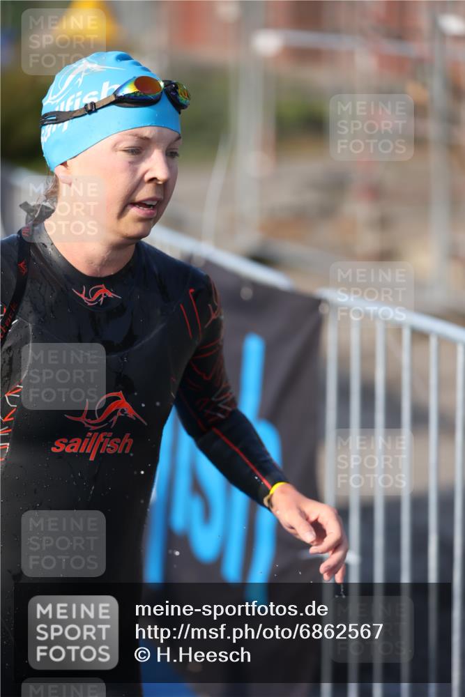 25.08.2024 - Elbe Triathlon Hamburg H.Heesch http://msf.ph/oto/6862567 25.08.2024 09:29:53 Schwimmen 451, 463, 506, 508, 548 meine-sportfotos.de