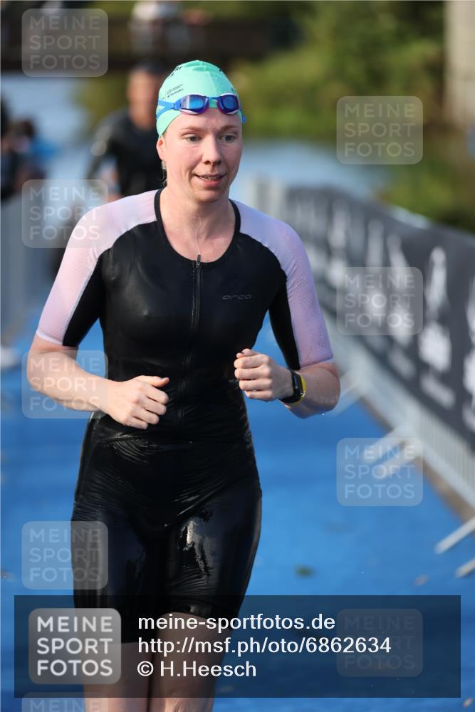 25.08.2024 - Elbe Triathlon Hamburg H.Heesch http://msf.ph/oto/6862634 25.08.2024 09:29:58 Schwimmen 451, 452, 463, 506, 508, 534, 548, 553 meine-sportfotos.de