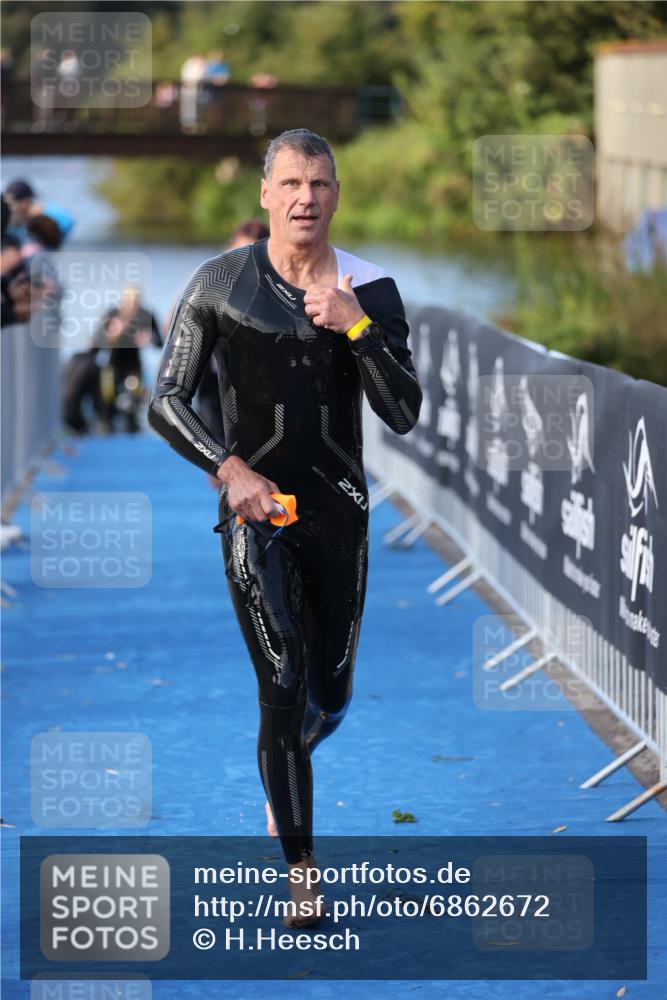 25.08.2024 - Elbe Triathlon Hamburg H.Heesch http://msf.ph/oto/6862672 25.08.2024 09:30:01 Schwimmen 451, 452, 463, 470, 506, 508, 534, 548, 553 meine-sportfotos.de