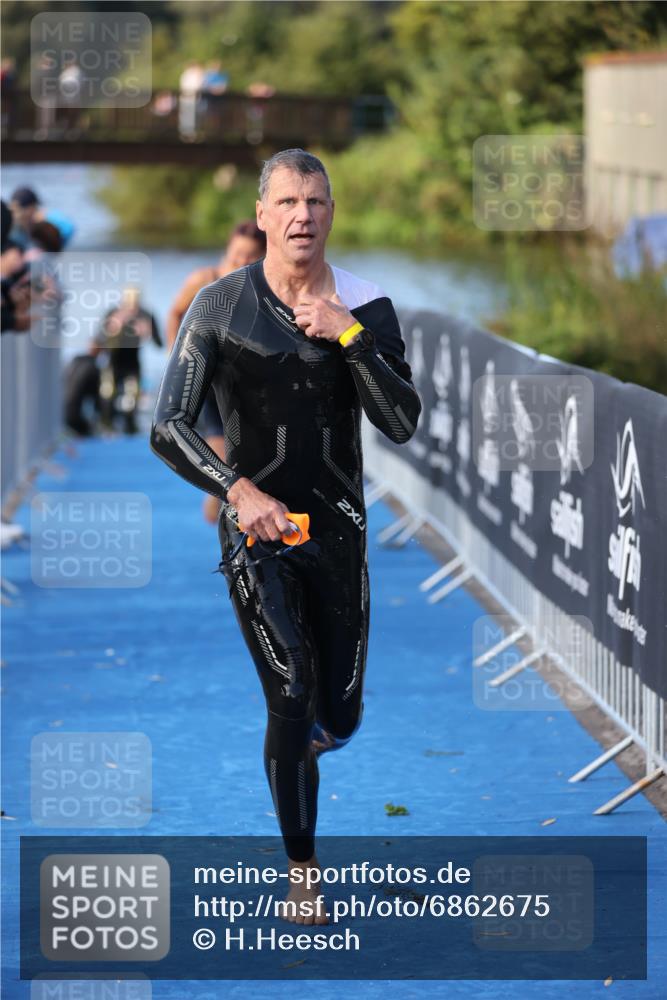 25.08.2024 - Elbe Triathlon Hamburg H.Heesch http://msf.ph/oto/6862675 25.08.2024 09:30:01 Schwimmen 451, 452, 463, 470, 506, 508, 534, 548, 553 meine-sportfotos.de