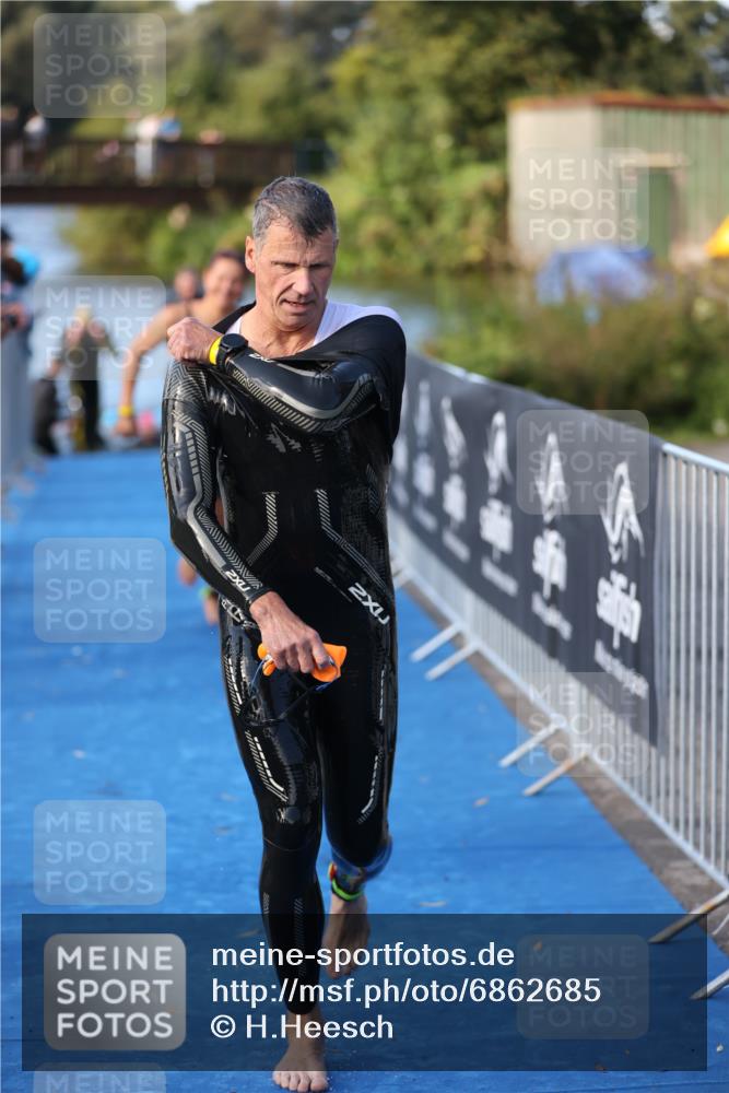 25.08.2024 - Elbe Triathlon Hamburg H.Heesch http://msf.ph/oto/6862685 25.08.2024 09:30:01 Schwimmen 451, 452, 463, 470, 506, 508, 534, 548, 553 meine-sportfotos.de