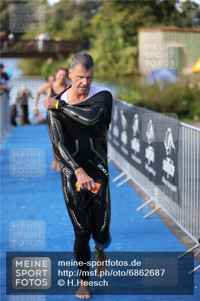 25.08.2024 - Elbe Triathlon Hamburg H.Heesch http://msf.ph/oto/6862687 25.08.2024 09:30:01 Schwimmen 451, 452, 463, 470, 506, 508, 534, 548, 553 meine-sportfotos.de