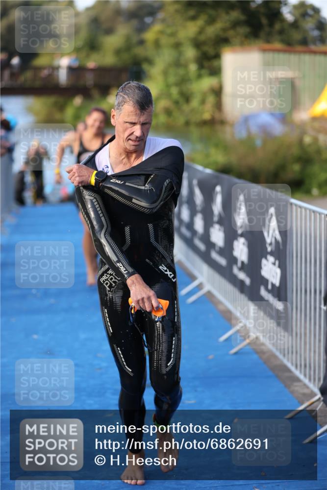 25.08.2024 - Elbe Triathlon Hamburg H.Heesch http://msf.ph/oto/6862691 25.08.2024 09:30:01 Schwimmen 451, 452, 463, 470, 506, 508, 534, 548, 553 meine-sportfotos.de