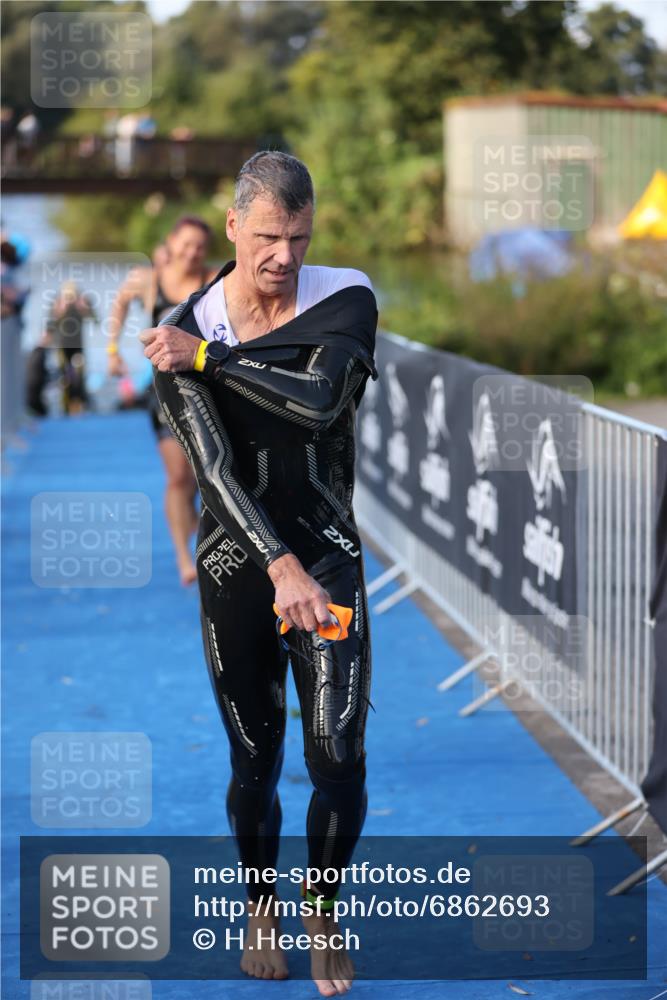 25.08.2024 - Elbe Triathlon Hamburg H.Heesch http://msf.ph/oto/6862693 25.08.2024 09:30:02 Schwimmen 451, 452, 463, 470, 506, 508, 534, 548, 553 meine-sportfotos.de