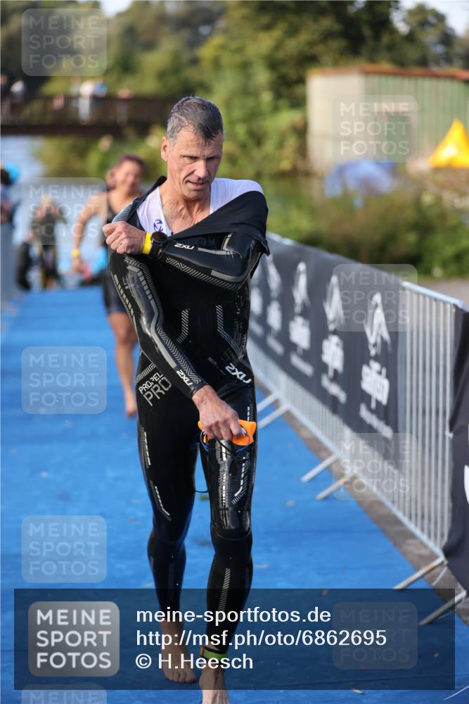 25.08.2024 - Elbe Triathlon Hamburg H.Heesch http://msf.ph/oto/6862695 25.08.2024 09:30:02 Schwimmen 451, 452, 463, 470, 506, 508, 534, 548, 553 meine-sportfotos.de