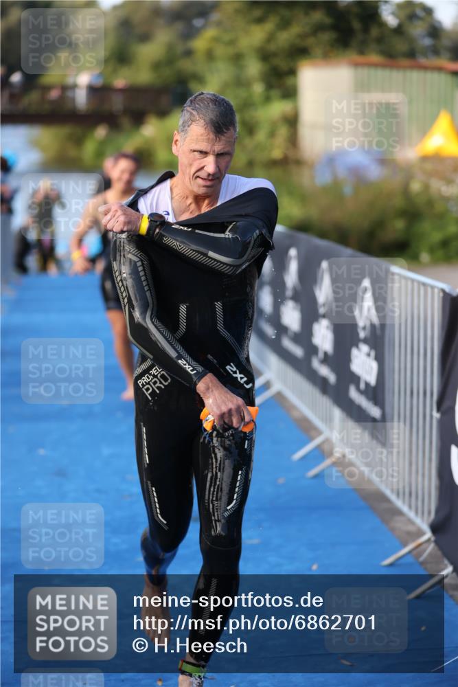 25.08.2024 - Elbe Triathlon Hamburg H.Heesch http://msf.ph/oto/6862701 25.08.2024 09:30:02 Schwimmen 451, 452, 463, 470, 506, 508, 534, 548, 553 meine-sportfotos.de