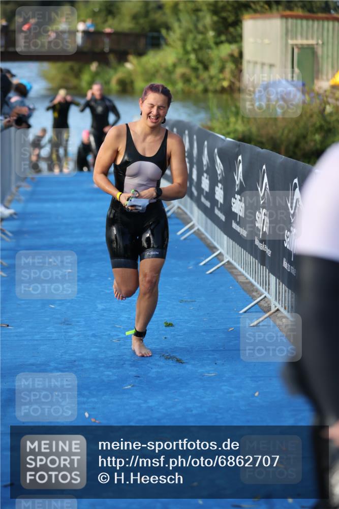 25.08.2024 - Elbe Triathlon Hamburg H.Heesch http://msf.ph/oto/6862707 25.08.2024 09:30:03 Schwimmen 451, 452, 463, 470, 506, 508, 534, 548, 553 meine-sportfotos.de