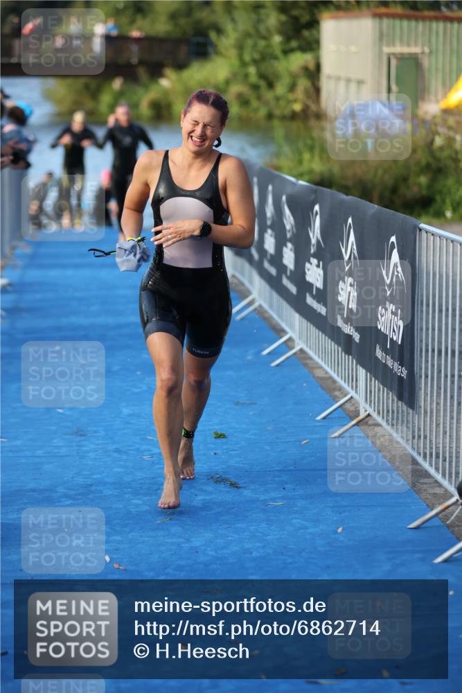 25.08.2024 - Elbe Triathlon Hamburg H.Heesch http://msf.ph/oto/6862714 25.08.2024 09:30:03 Schwimmen 451, 452, 463, 470, 506, 508, 534, 548, 553 meine-sportfotos.de