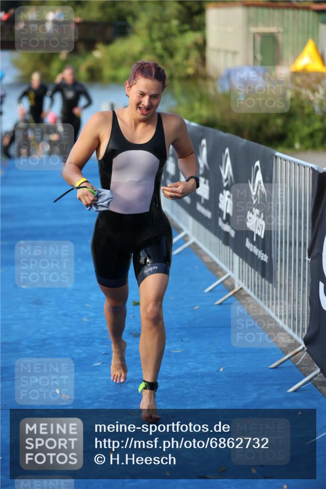 25.08.2024 - Elbe Triathlon Hamburg H.Heesch http://msf.ph/oto/6862732 25.08.2024 09:30:03 Schwimmen 451, 452, 463, 470, 506, 508, 534, 548, 553 meine-sportfotos.de