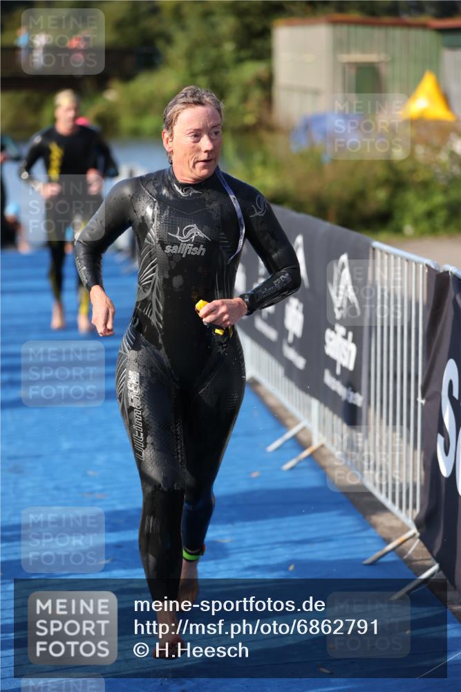 25.08.2024 - Elbe Triathlon Hamburg H.Heesch http://msf.ph/oto/6862791 25.08.2024 09:30:08 Schwimmen 451, 452, 463, 470, 506, 508, 515, 534, 548, 553 meine-sportfotos.de