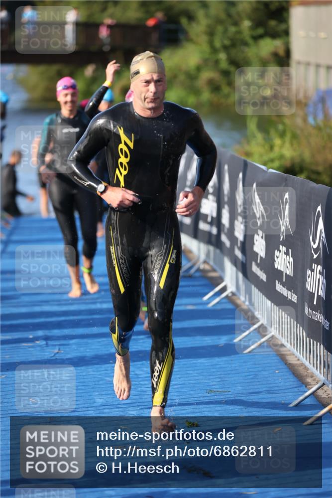 25.08.2024 - Elbe Triathlon Hamburg H.Heesch http://msf.ph/oto/6862811 25.08.2024 09:30:10 Schwimmen 411, 451, 452, 463, 470, 508, 515, 534, 548, 553 meine-sportfotos.de
