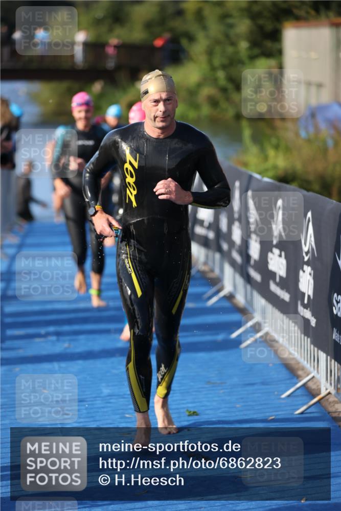 25.08.2024 - Elbe Triathlon Hamburg H.Heesch http://msf.ph/oto/6862823 25.08.2024 09:30:11 Schwimmen 411, 451, 452, 463, 470, 508, 515, 534, 548, 553 meine-sportfotos.de