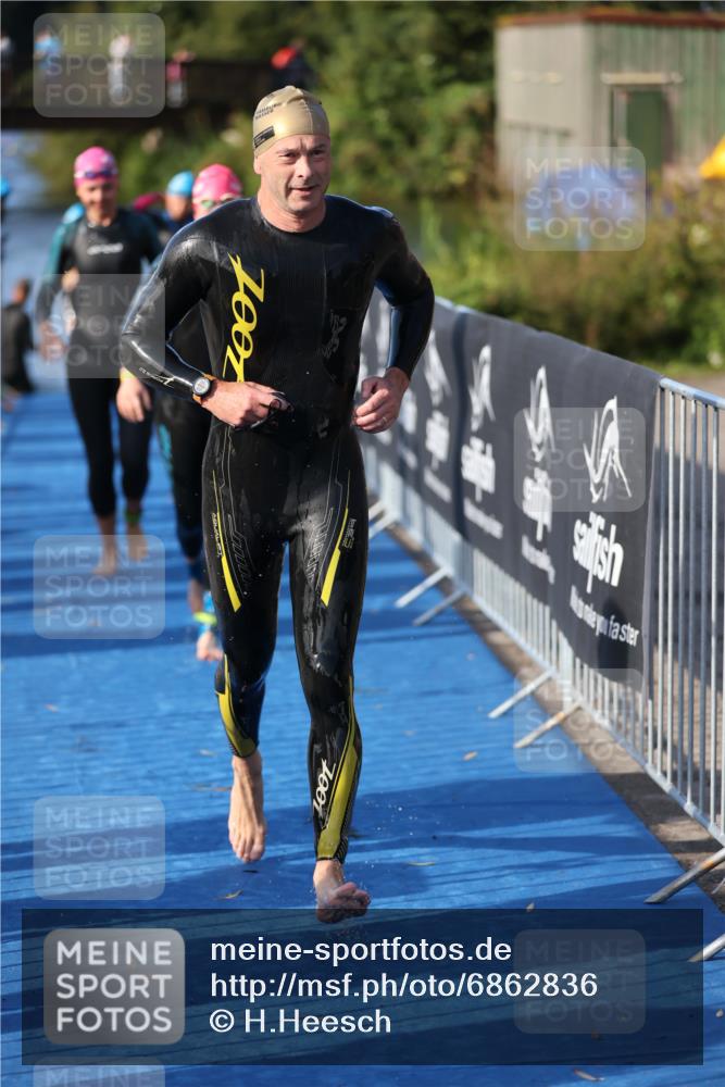 25.08.2024 - Elbe Triathlon Hamburg H.Heesch http://msf.ph/oto/6862836 25.08.2024 09:30:11 Schwimmen 411, 451, 452, 463, 470, 508, 515, 534, 548, 553 meine-sportfotos.de