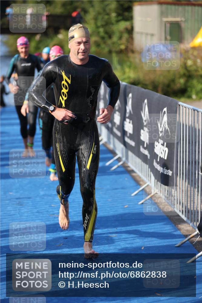 25.08.2024 - Elbe Triathlon Hamburg H.Heesch http://msf.ph/oto/6862838 25.08.2024 09:30:11 Schwimmen 411, 451, 452, 463, 470, 508, 515, 534, 548, 553 meine-sportfotos.de