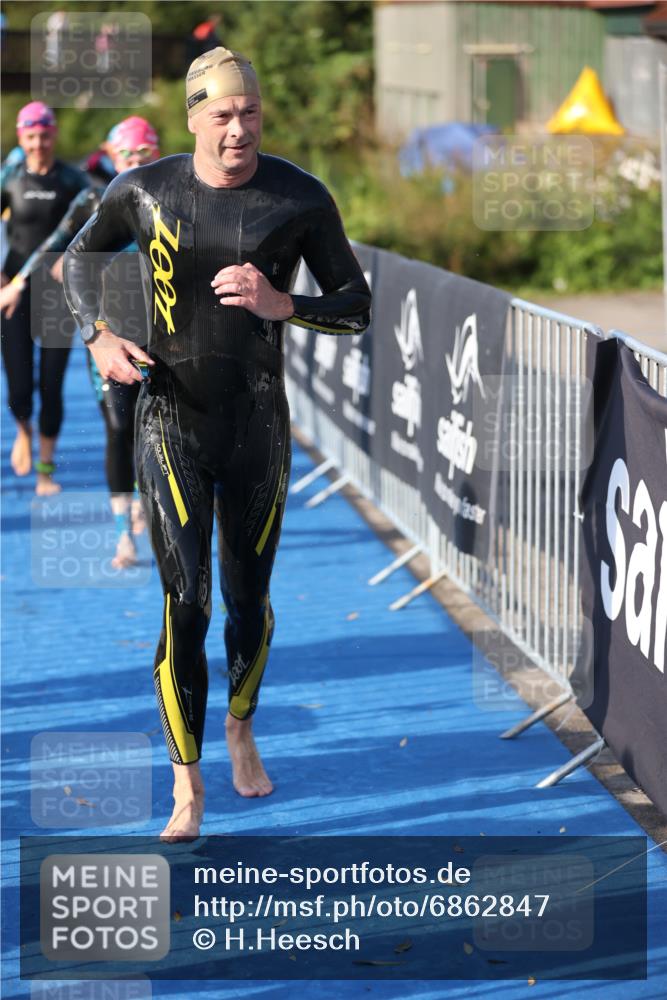 25.08.2024 - Elbe Triathlon Hamburg H.Heesch http://msf.ph/oto/6862847 25.08.2024 09:30:11 Schwimmen 411, 451, 452, 463, 470, 508, 515, 534, 548, 553 meine-sportfotos.de