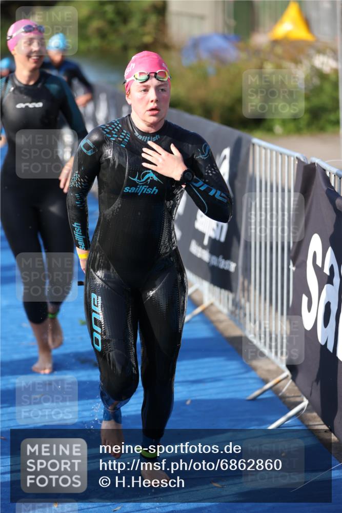 25.08.2024 - Elbe Triathlon Hamburg H.Heesch http://msf.ph/oto/6862860 25.08.2024 09:30:13 Schwimmen 411, 451, 452, 463, 470, 508, 515, 534, 548, 553 meine-sportfotos.de