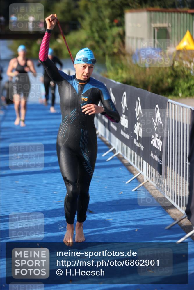 25.08.2024 - Elbe Triathlon Hamburg H.Heesch http://msf.ph/oto/6862901 25.08.2024 09:30:16 Schwimmen 411, 451, 452, 463, 470, 508, 515, 534, 548, 553 meine-sportfotos.de