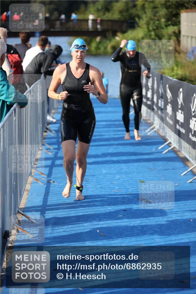 25.08.2024 - Elbe Triathlon Hamburg H.Heesch http://msf.ph/oto/6862935 25.08.2024 09:30:19 Schwimmen 411, 451, 452, 470, 515, 534, 548, 553 meine-sportfotos.de