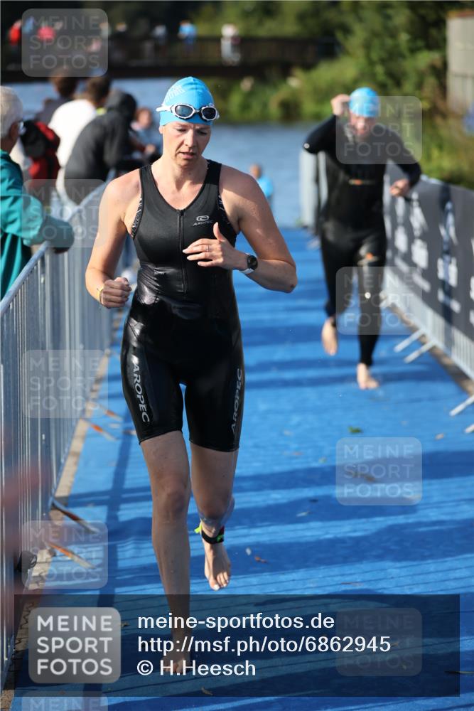 25.08.2024 - Elbe Triathlon Hamburg H.Heesch http://msf.ph/oto/6862945 25.08.2024 09:30:20 Schwimmen 411, 451, 452, 470, 515, 534, 548, 553 meine-sportfotos.de