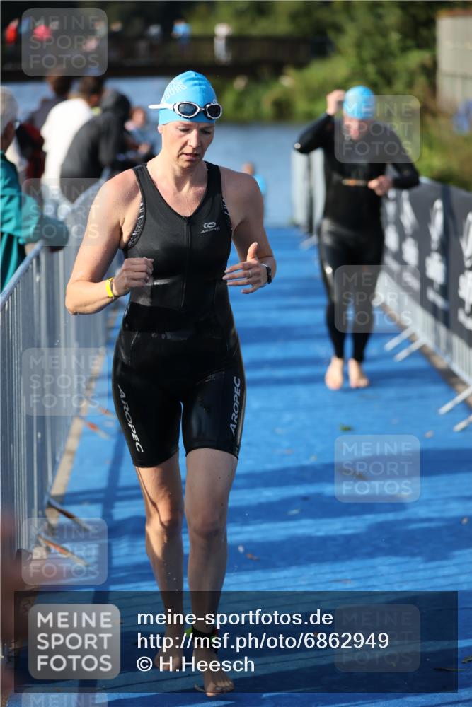 25.08.2024 - Elbe Triathlon Hamburg H.Heesch http://msf.ph/oto/6862949 25.08.2024 09:30:20 Schwimmen 411, 451, 452, 470, 515, 534, 548, 553 meine-sportfotos.de