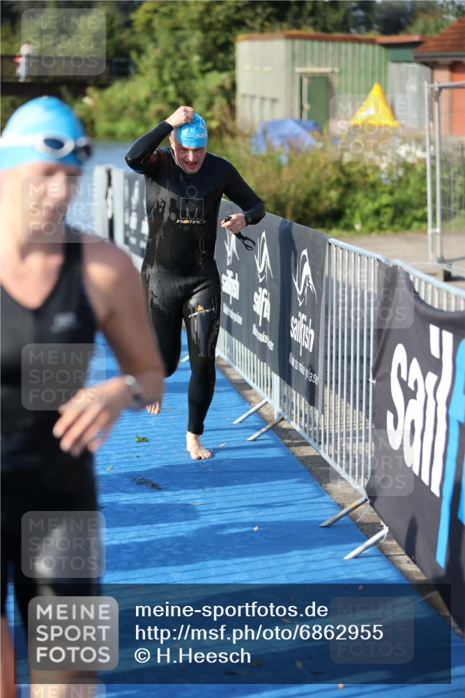 25.08.2024 - Elbe Triathlon Hamburg H.Heesch http://msf.ph/oto/6862955 25.08.2024 09:30:21 Schwimmen 411, 451, 452, 470, 515, 534, 548, 553 meine-sportfotos.de