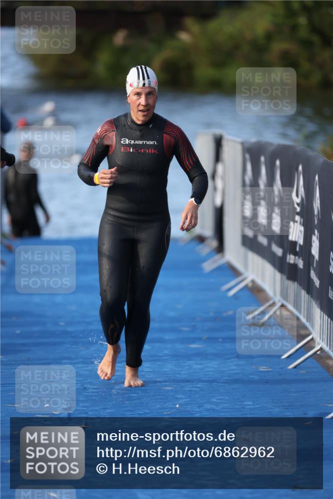 25.08.2024 - Elbe Triathlon Hamburg H.Heesch http://msf.ph/oto/6862962 25.08.2024 09:30:53 Schwimmen 544 meine-sportfotos.de