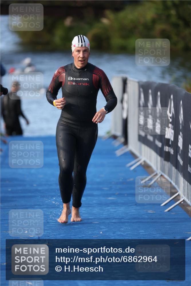 25.08.2024 - Elbe Triathlon Hamburg H.Heesch http://msf.ph/oto/6862964 25.08.2024 09:30:53 Schwimmen 544 meine-sportfotos.de