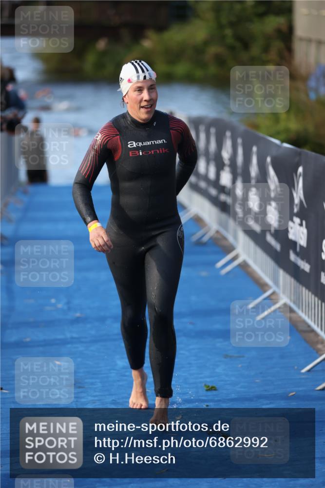 25.08.2024 - Elbe Triathlon Hamburg H.Heesch http://msf.ph/oto/6862992 25.08.2024 09:30:54 Schwimmen 544 meine-sportfotos.de