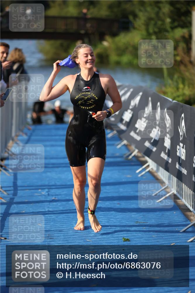 25.08.2024 - Elbe Triathlon Hamburg H.Heesch http://msf.ph/oto/6863076 25.08.2024 09:31:28 Schwimmen 467, 468, 484, 497 meine-sportfotos.de